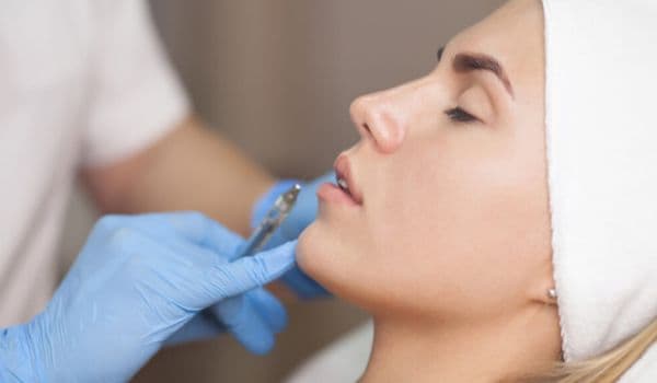 Imagem representa o precedimento de Harmonizacao Facial e Preenchimento